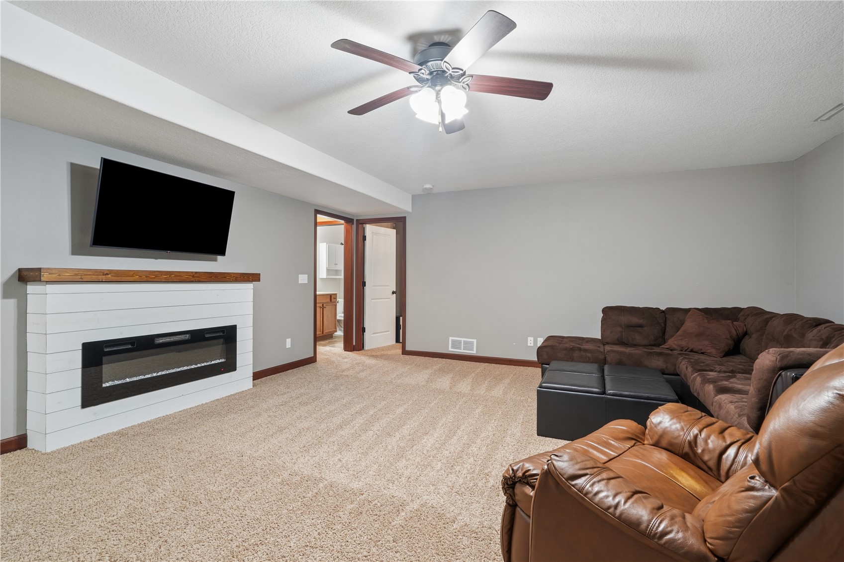 10 N Sunset Drive North Liberty IA 52317