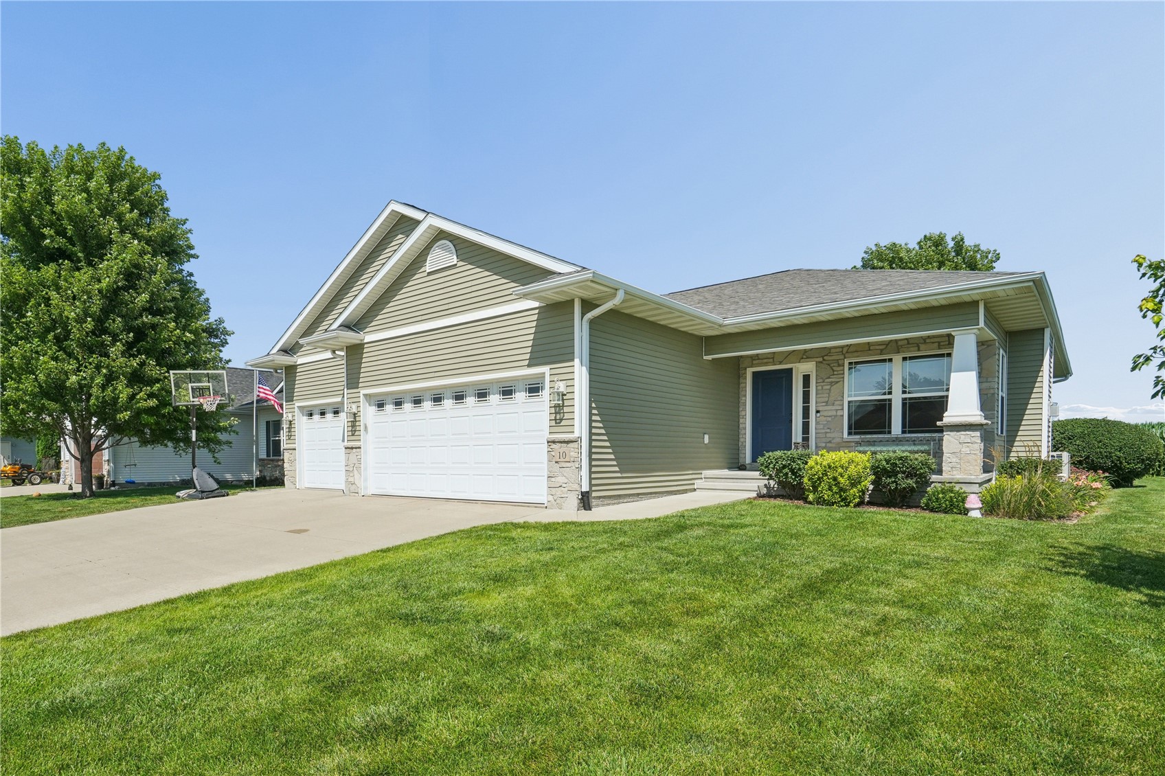 10 N Sunset Drive North Liberty IA 52317