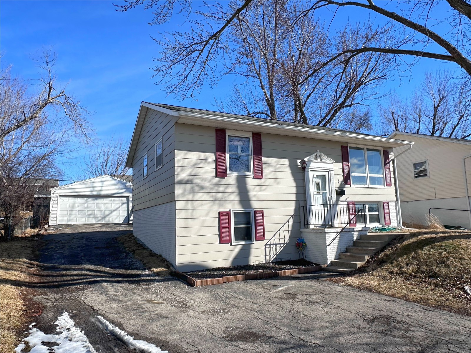 145 Belvedere Drive NW Cedar Rapids IA 52405