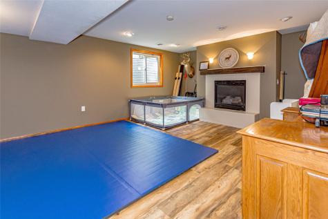 206 Hope Avenue Urbana IA 52345
