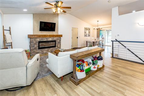 206 Hope Avenue Urbana IA 52345