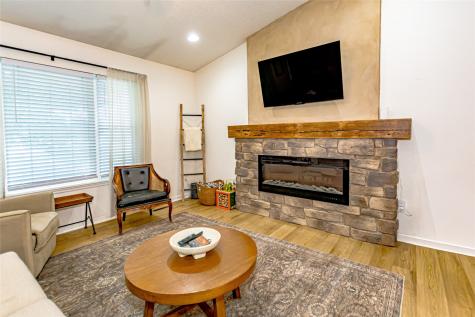 206 Hope Avenue Urbana IA 52345