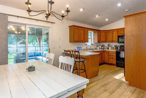 206 Hope Avenue Urbana IA 52345