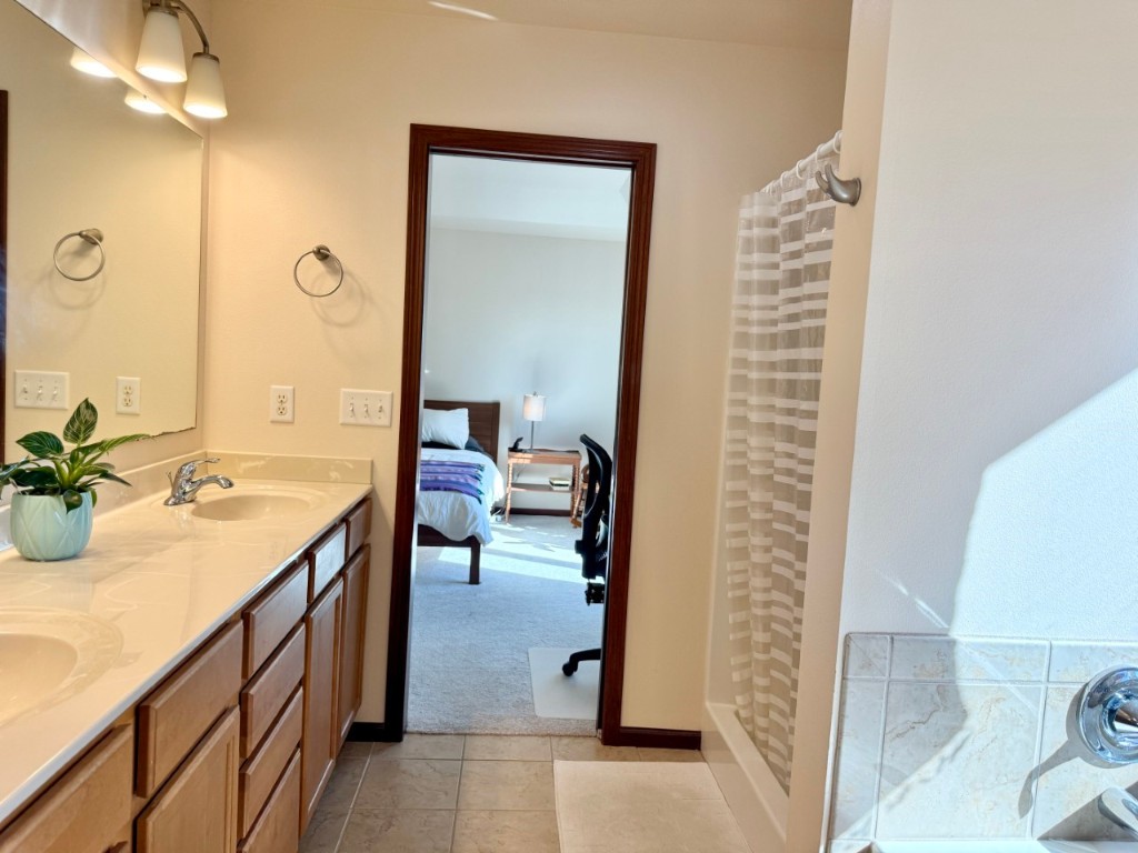 4121 Ruth Street Iowa City IA 52245