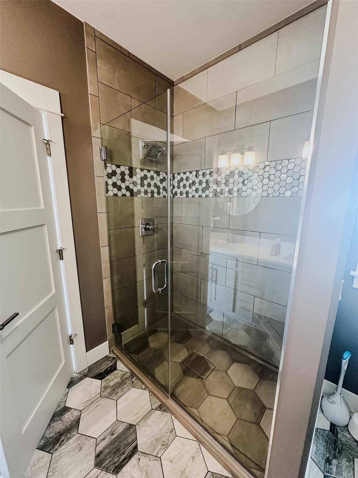 827 Shelby Drive Tiffin IA 52340