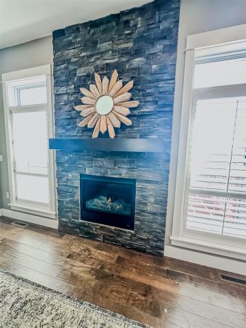 827 Shelby Drive Tiffin IA 52340