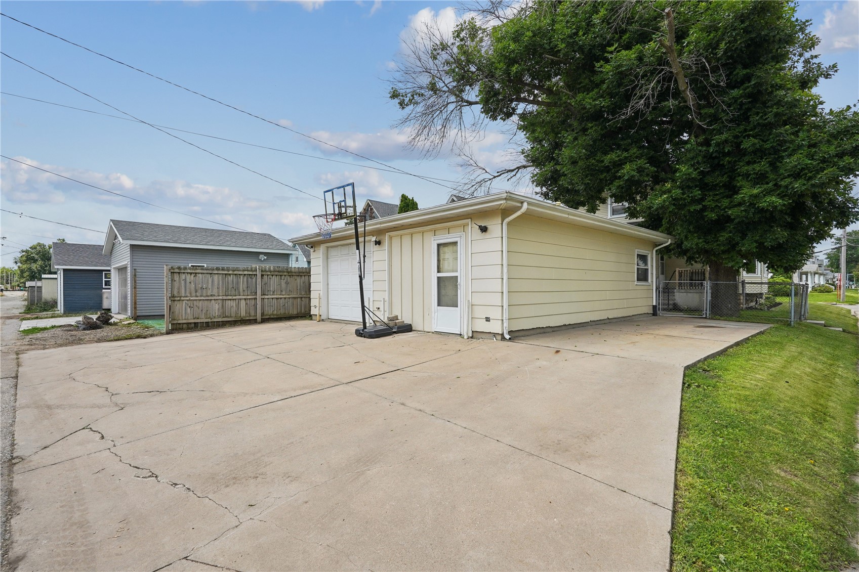 803 4th Street SW Cedar Rapids IA 52404