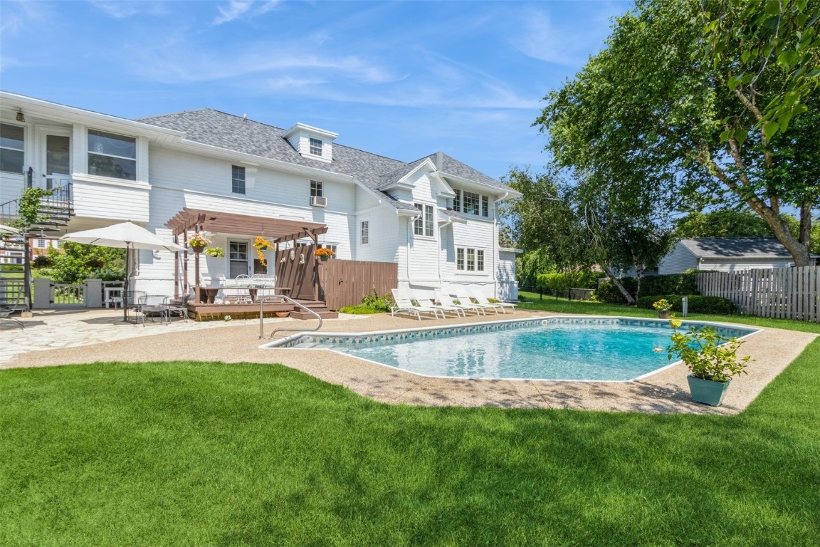 225 Crescent Street SE Cedar Rapids IA 52403