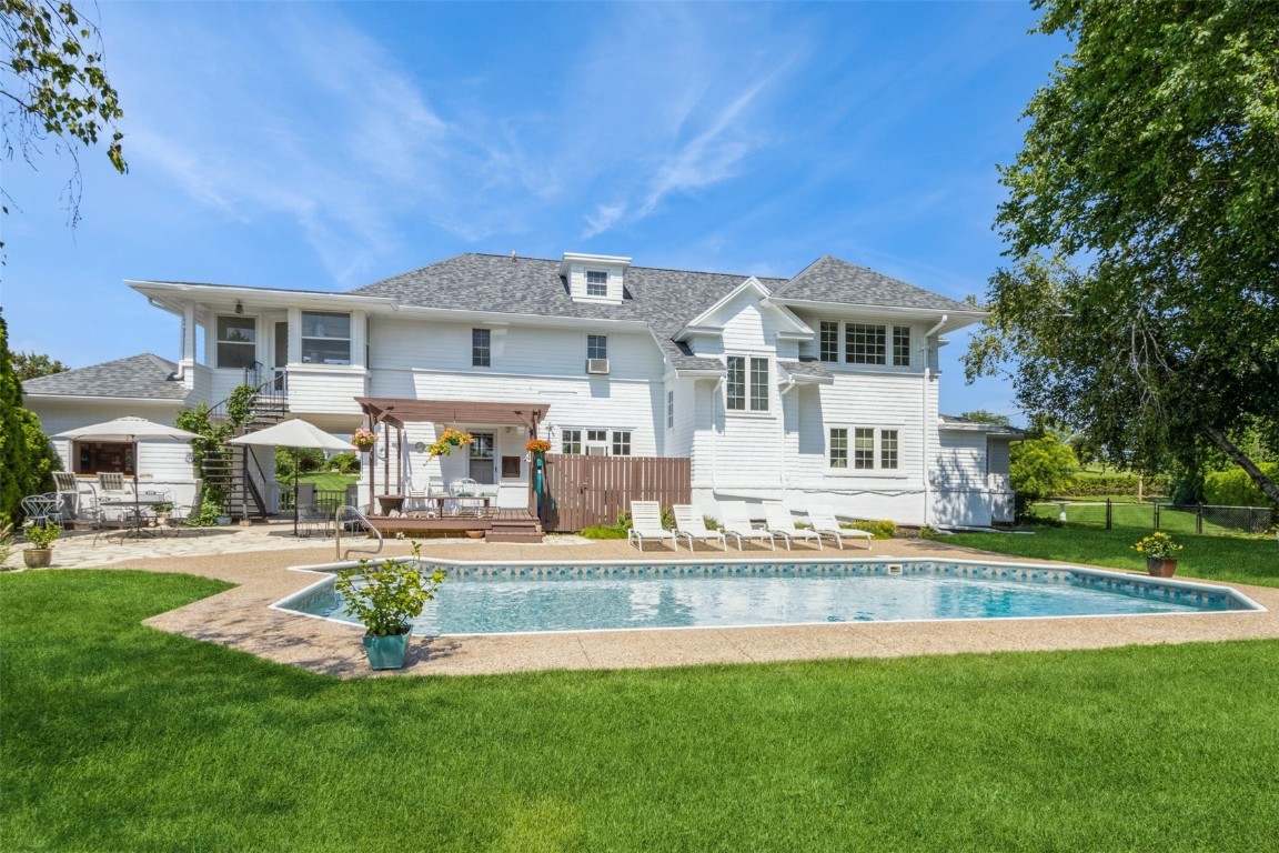 225 Crescent Street SE Cedar Rapids IA 52403
