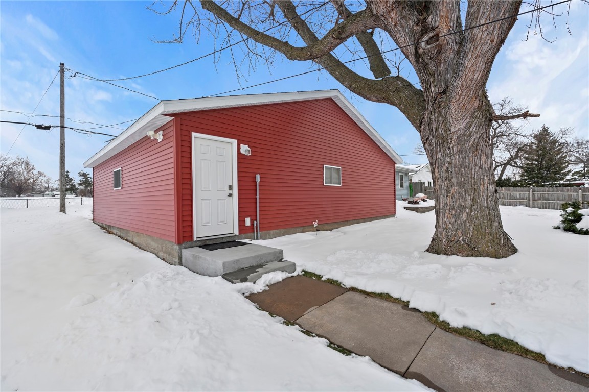 2448 2nd Street SW Cedar Rapids IA 52404