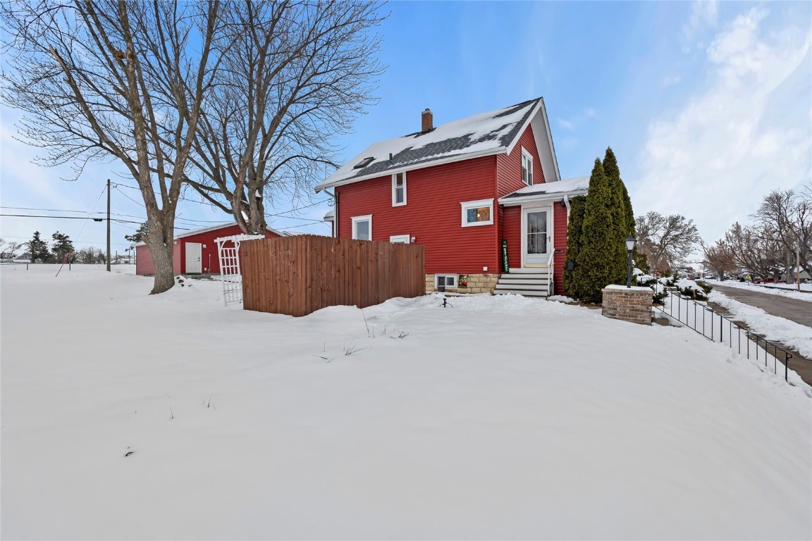 2448 2nd Street SW Cedar Rapids IA 52404