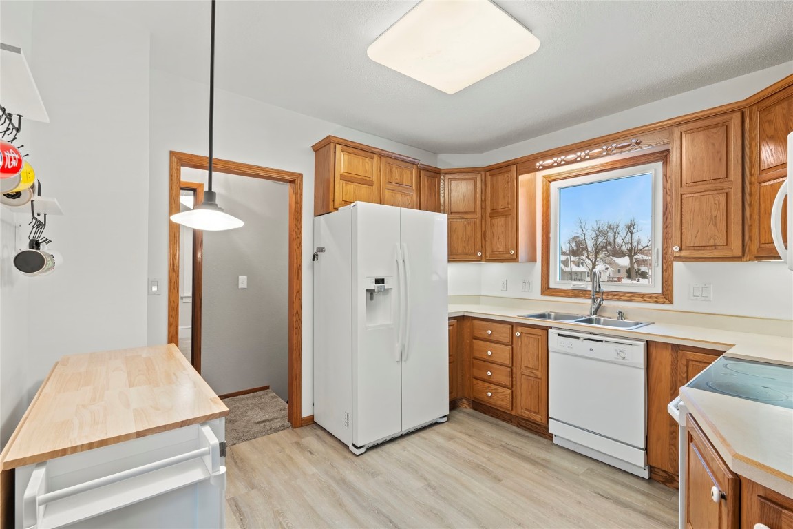 2448 2nd Street SW Cedar Rapids IA 52404