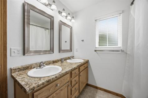255 S 21st Street Court Marion IA 52302