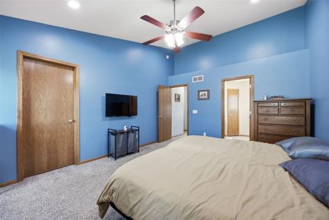 87 Pheasant Avenue Atkins IA 52206