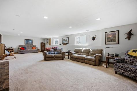 87 Pheasant Avenue Atkins IA 52206