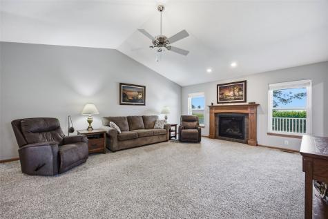 87 Pheasant Avenue Atkins IA 52206