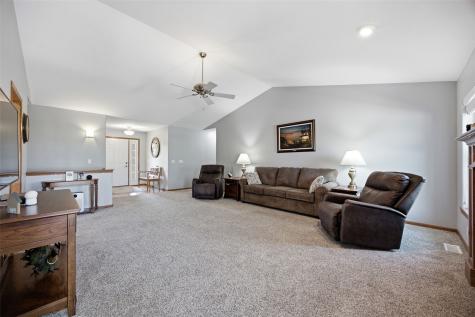 87 Pheasant Avenue Atkins IA 52206