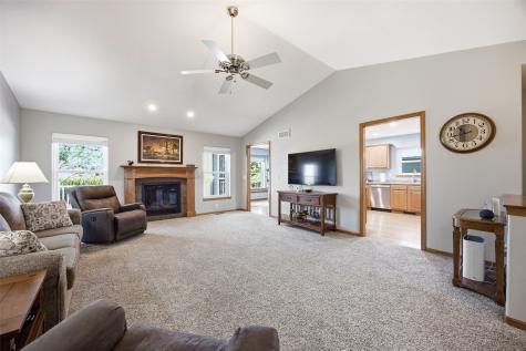 87 Pheasant Avenue Atkins IA 52206