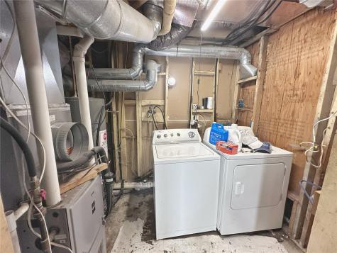1797 Maple Way Coggon IA 52218