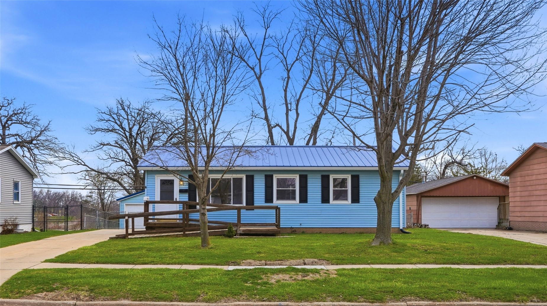 235 Wiley Boulevard NW Cedar Rapids IA 52405
