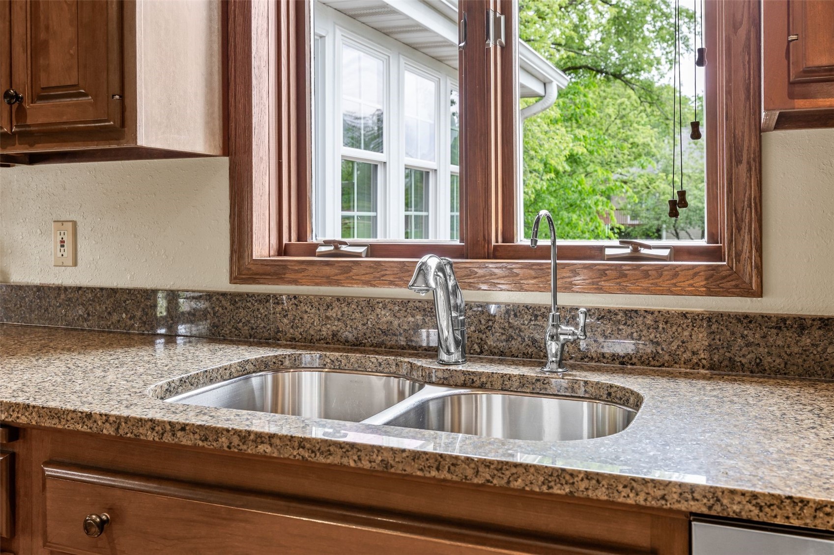 425 Northhaven Drive Robins IA 52328