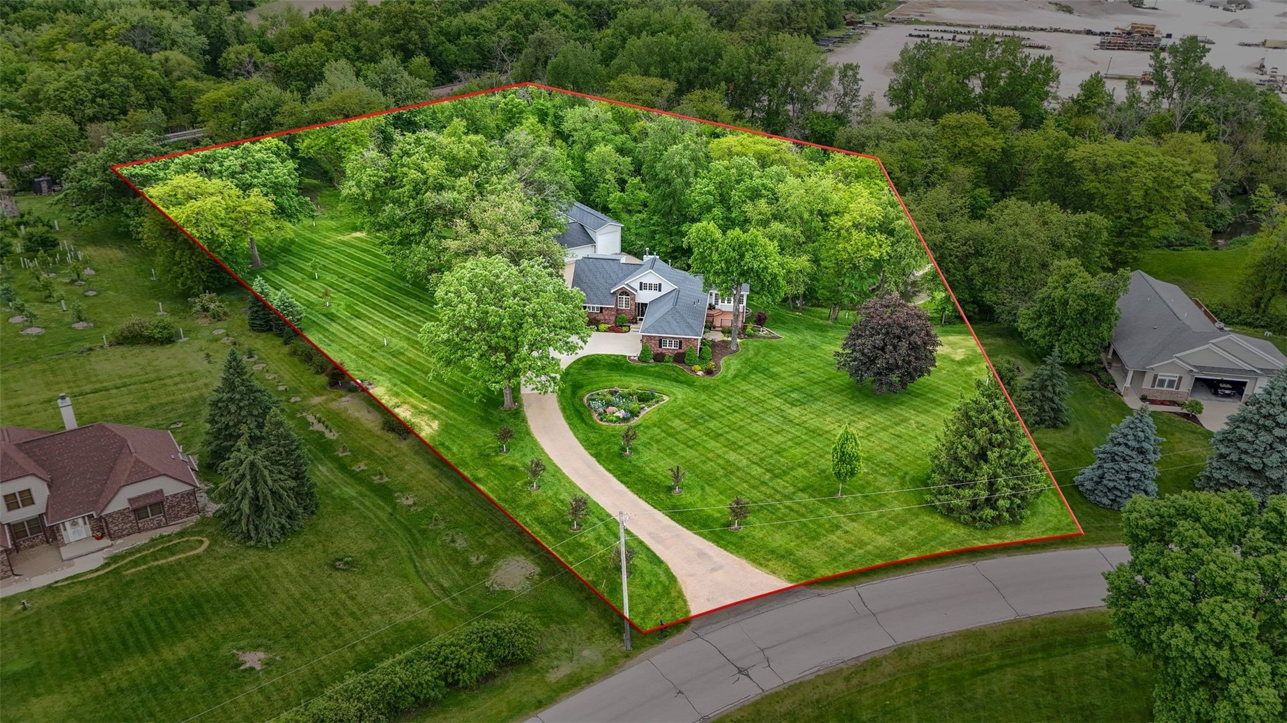 425 Northhaven Drive Robins IA 52328