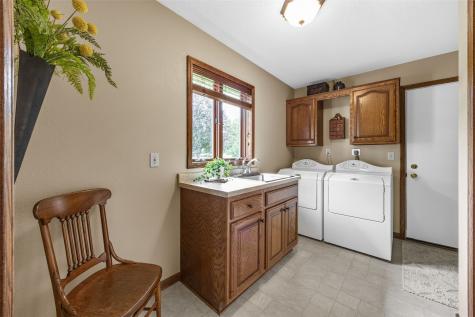 425 Northhaven Drive Robins IA 52328