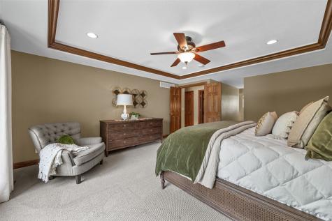 425 Northhaven Drive Robins IA 52328