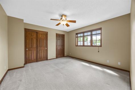 425 Northhaven Drive Robins IA 52328