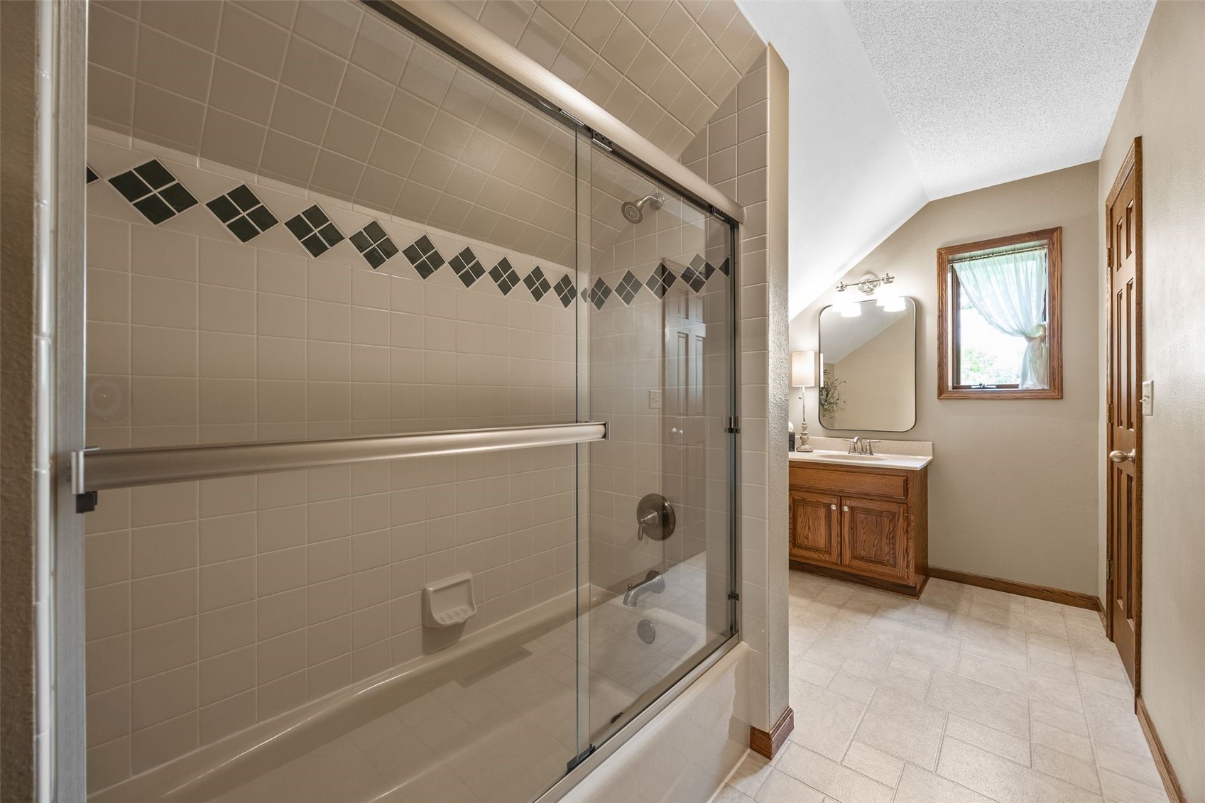 425 Northhaven Drive Robins IA 52328