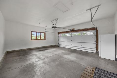 425 Northhaven Drive Robins IA 52328