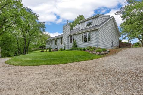 425 Northhaven Drive Robins IA 52328