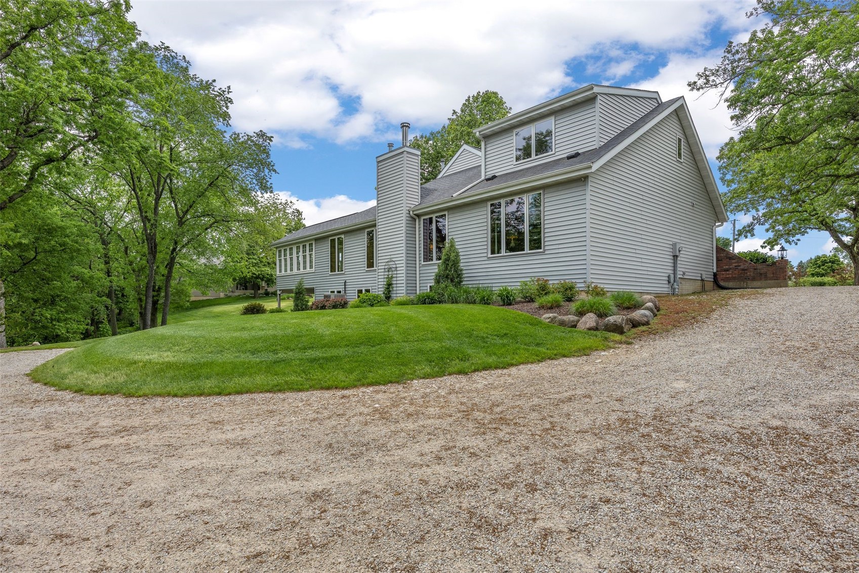 425 Northhaven Drive Robins IA 52328