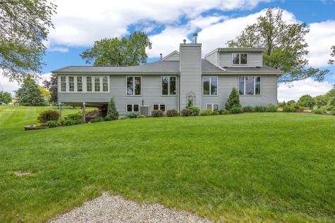 425 Northhaven Drive Robins IA 52328