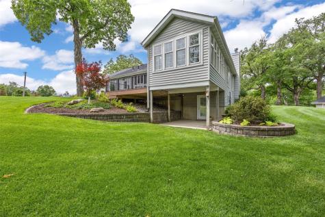 425 Northhaven Drive Robins IA 52328