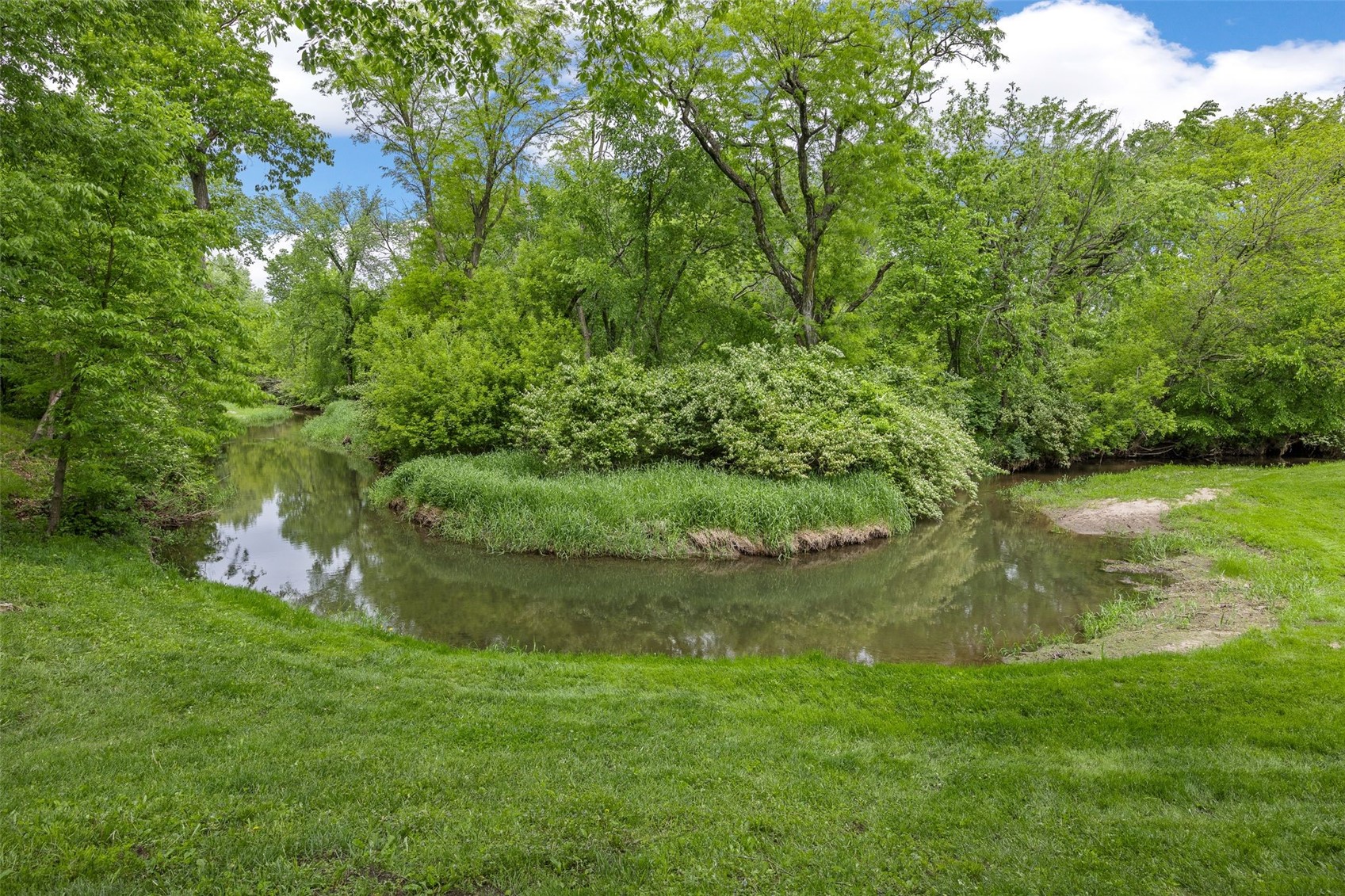 425 Northhaven Drive Robins IA 52328