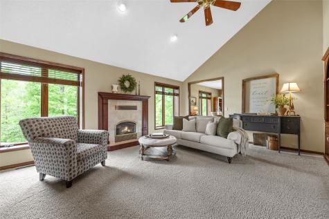 425 Northhaven Drive Robins IA 52328