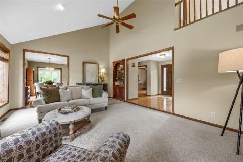 425 Northhaven Drive Robins IA 52328