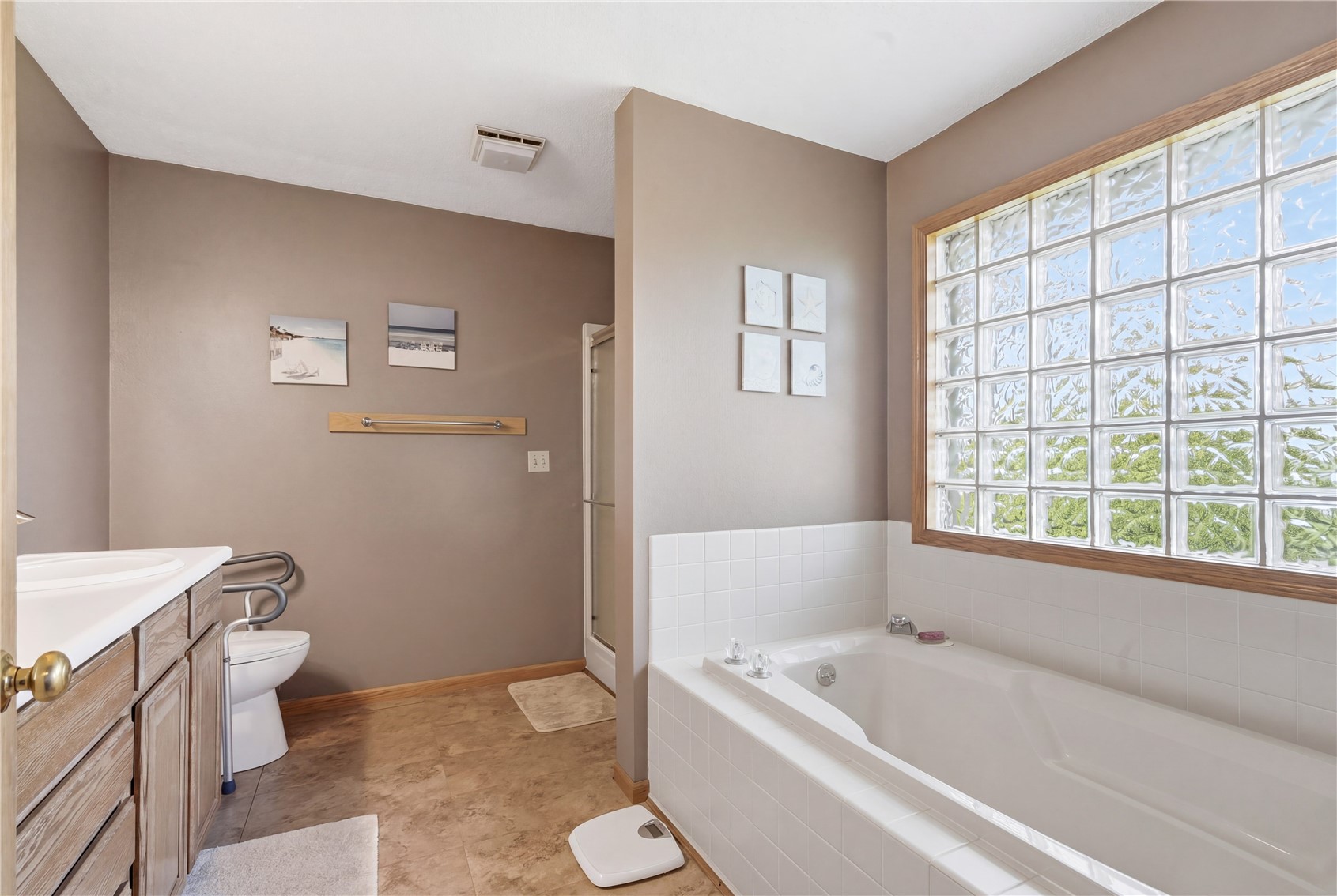 1940 48th Street Court Marion IA 52302