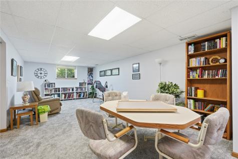 1940 48th Street Court Marion IA 52302