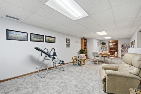 1940 48th Street Court Marion IA 52302