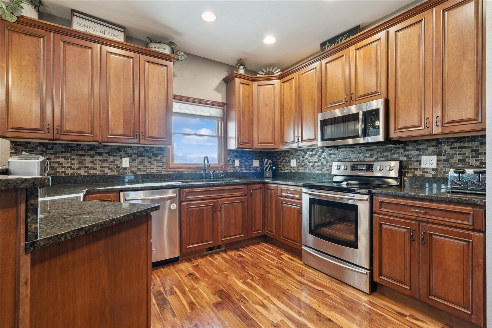 1828 160th Avenue Manchester IA 52057
