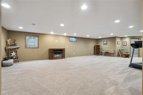 1828 160th Avenue Manchester IA 52057