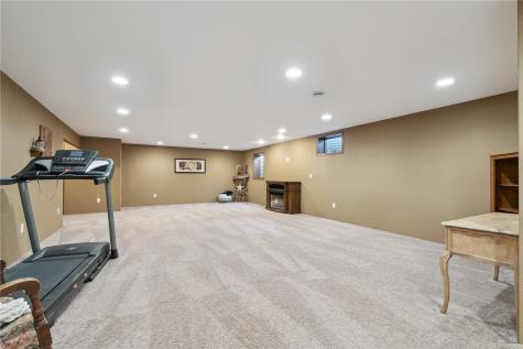 1828 160th Avenue Manchester IA 52057