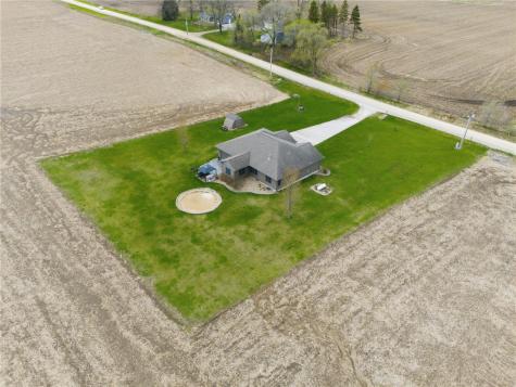 1828 160th Avenue Manchester IA 52057