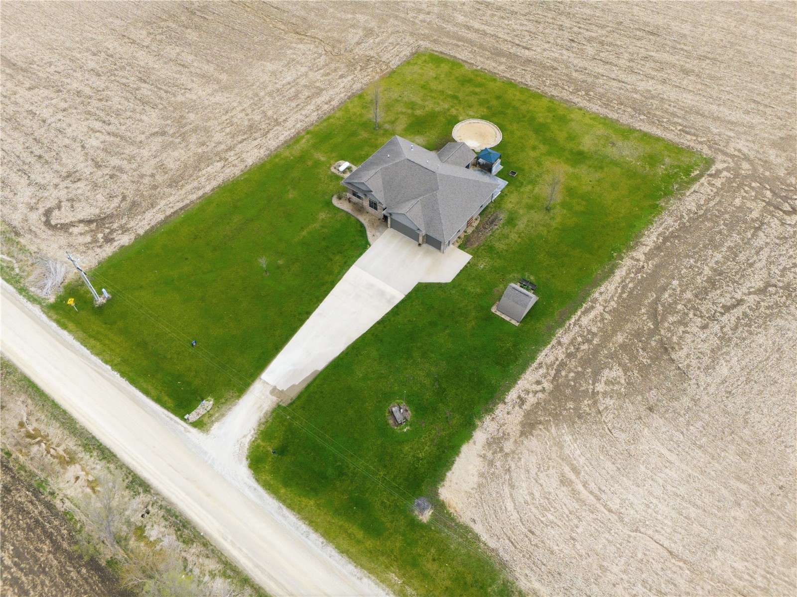 1828 160th Avenue Manchester IA 52057