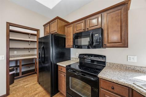 2050 Hillside Drive Ely IA 52227