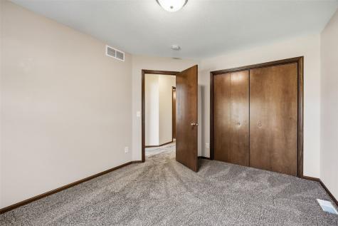 2050 Hillside Drive Ely IA 52227