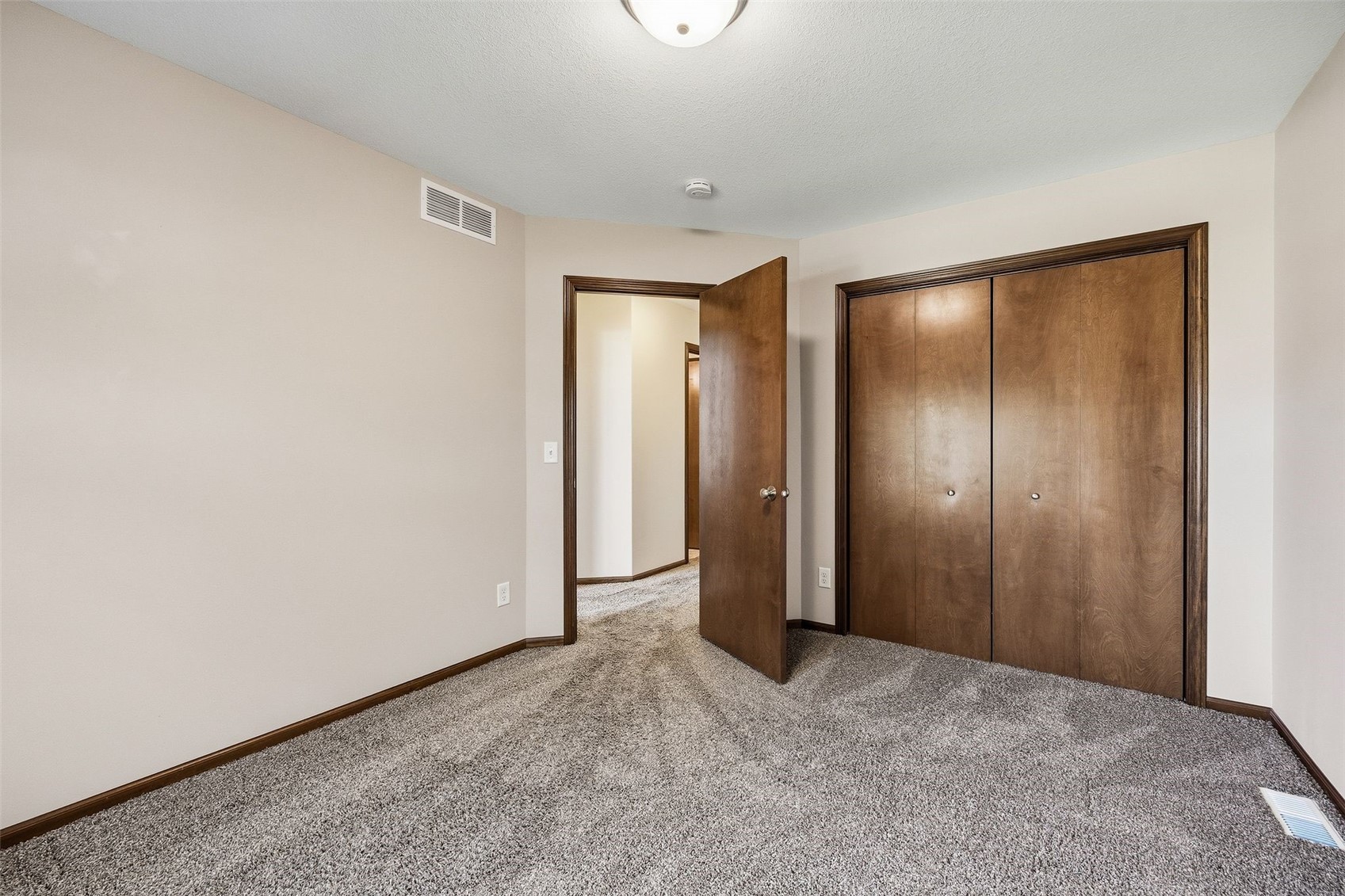 2050 Hillside Drive Ely IA 52227