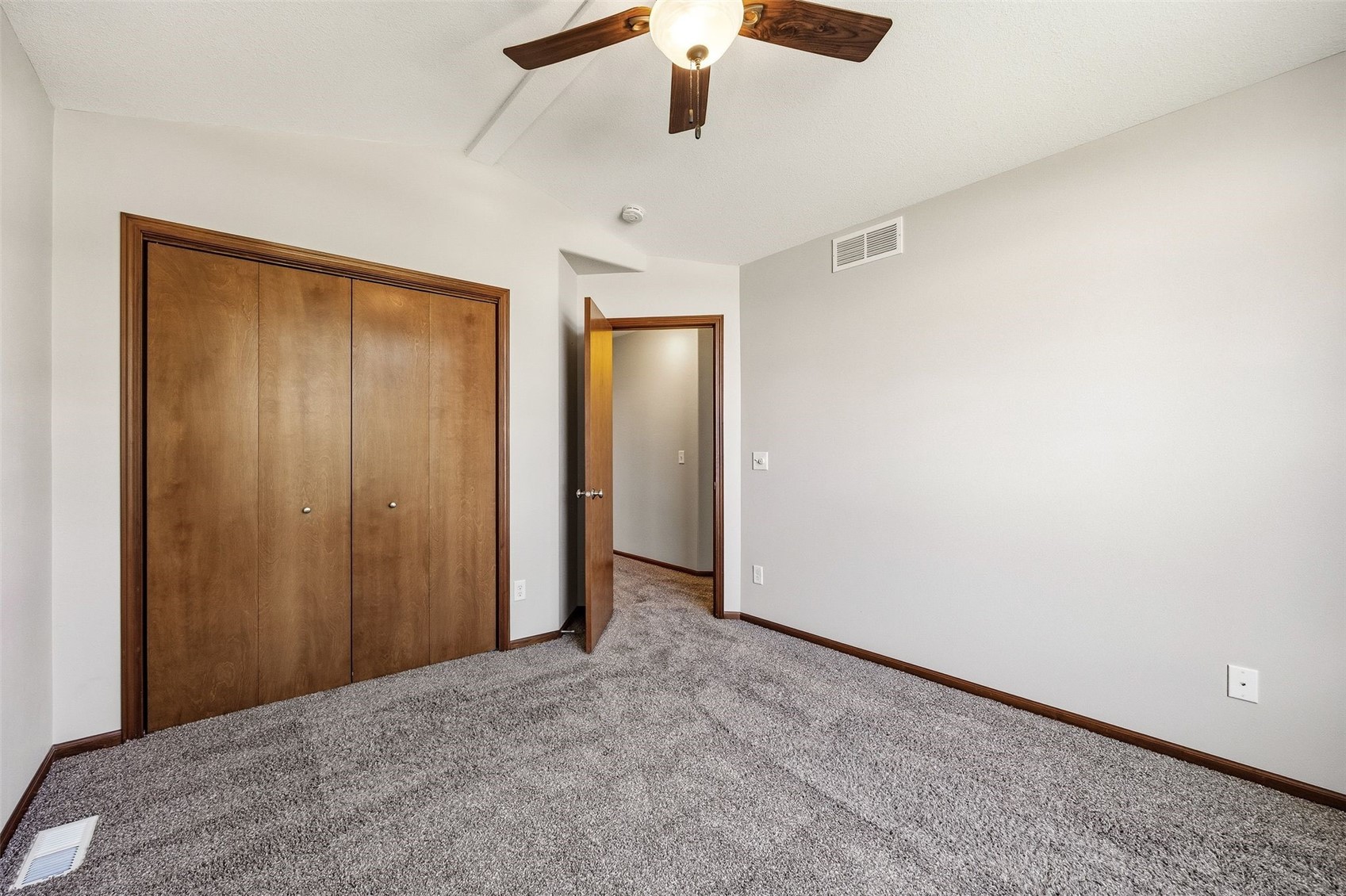 2050 Hillside Drive Ely IA 52227
